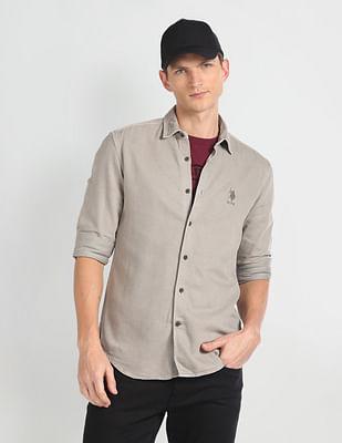 cutaway collar solid shirt