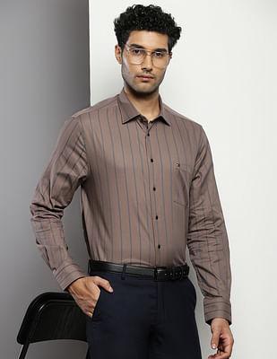 cutaway collar twill shirt