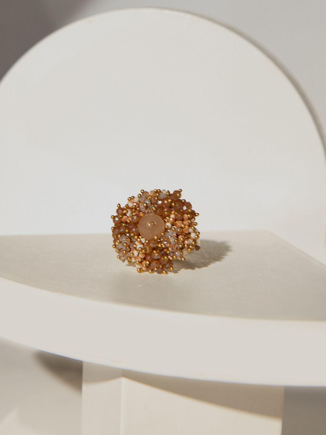 d'oro gold-plated stone-studded & pearl beaded tiranya finger ring