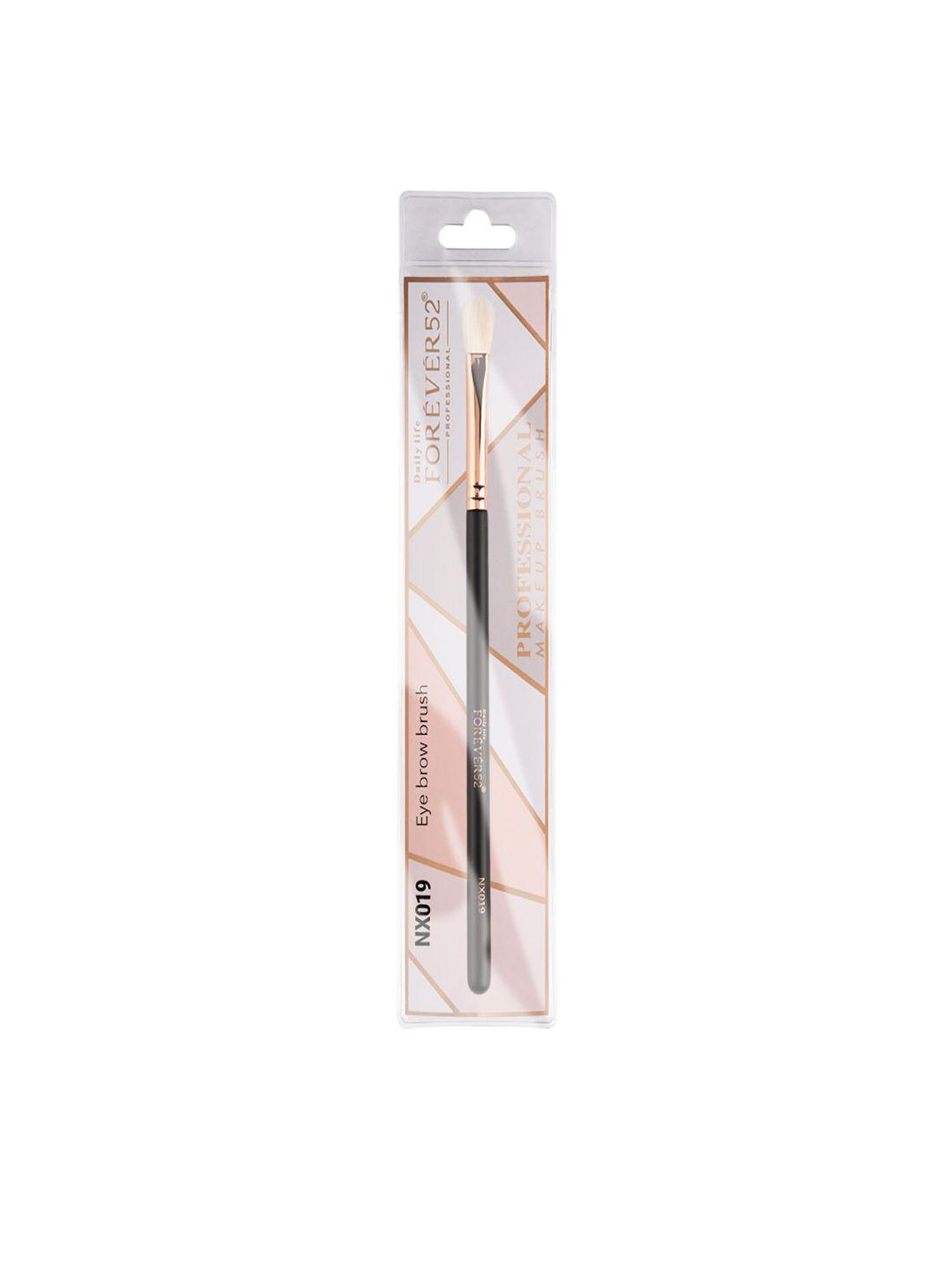 daily life forever52 eye shadow brush nx019