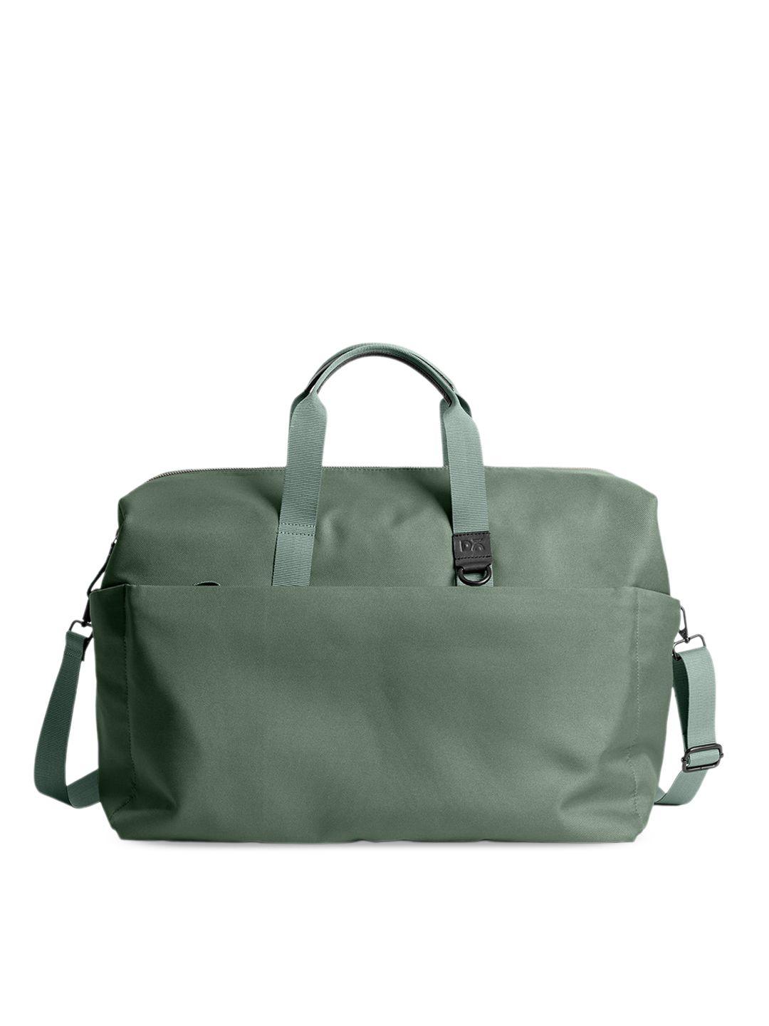 dailyobjects 100% recycled kelp gravity travel duffle bag