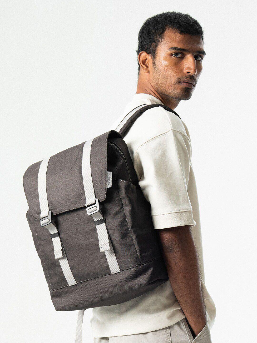 dailyobjects charcoal recycled taiga laptop backpack