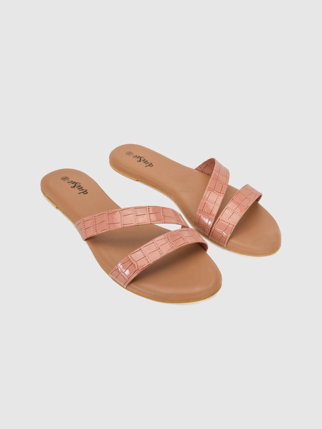 daisie women peach-coloured printed open toe flats