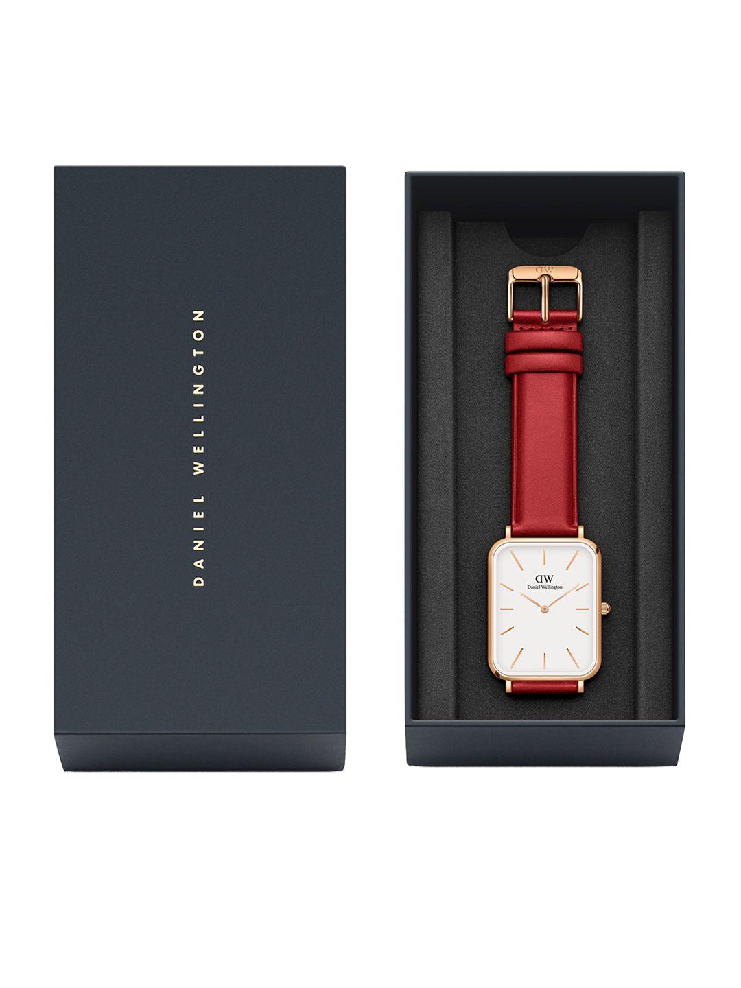 daniel wellington women dial & leather straps analogue watch dw00100453