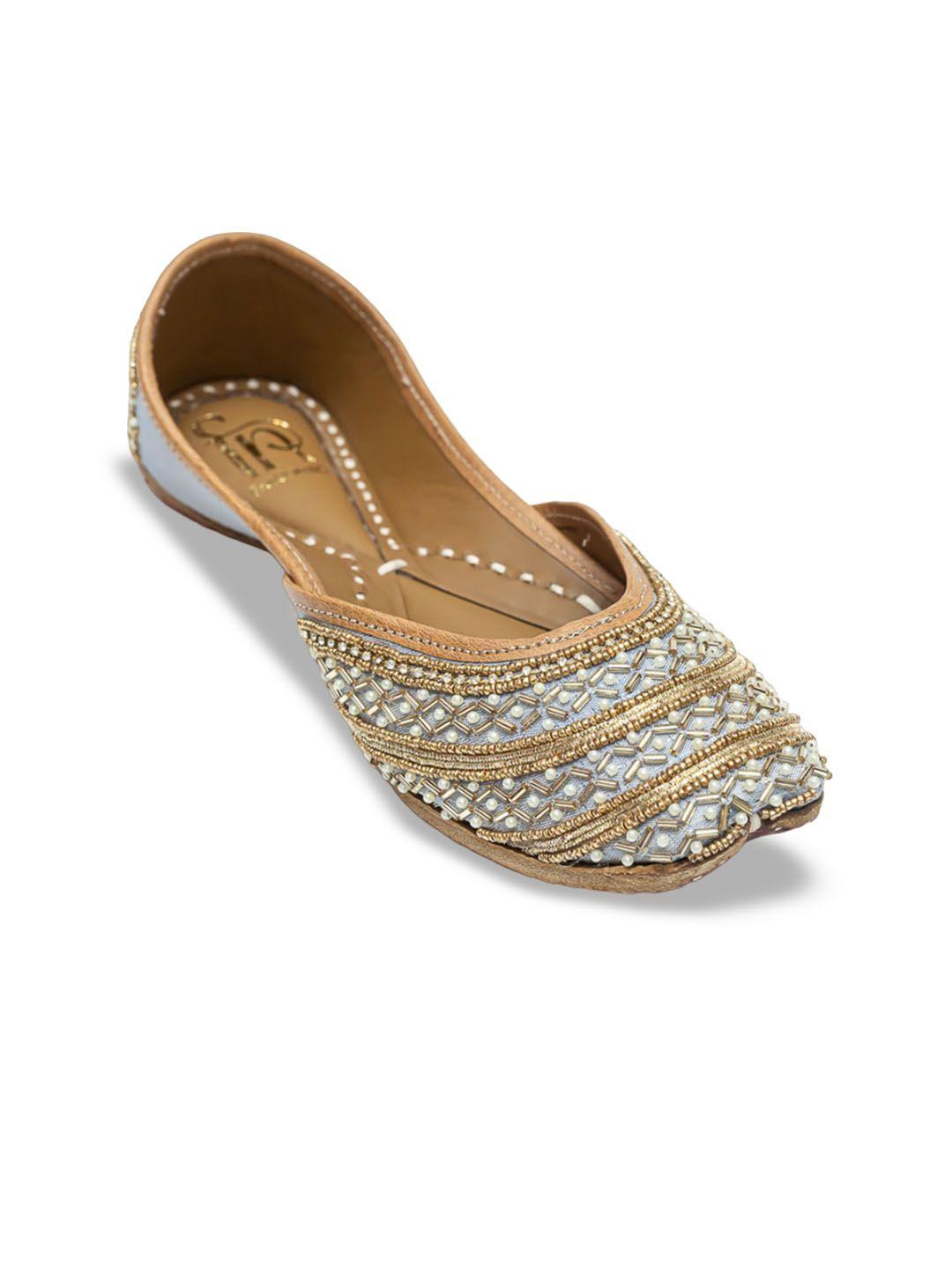 dapper feet-fancy nancy ethnic punjabi embellished square toe mojaris