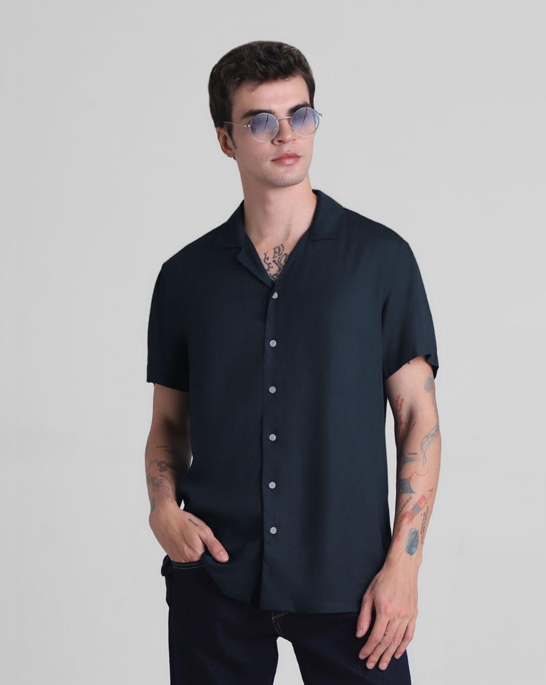 dark blue short sleeves shirt