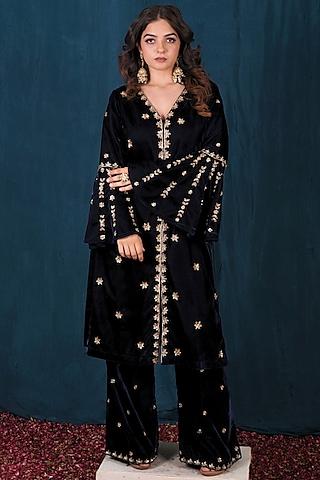 dark blue velvet hand embroidered kurta set