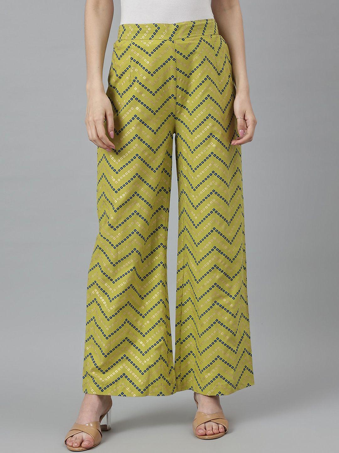 deckedup women green printed relaxed trousers