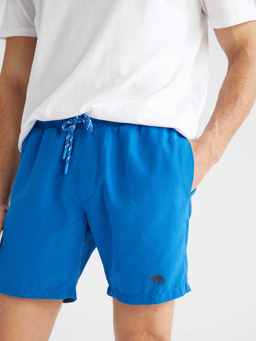 defacto men blue solid shorts