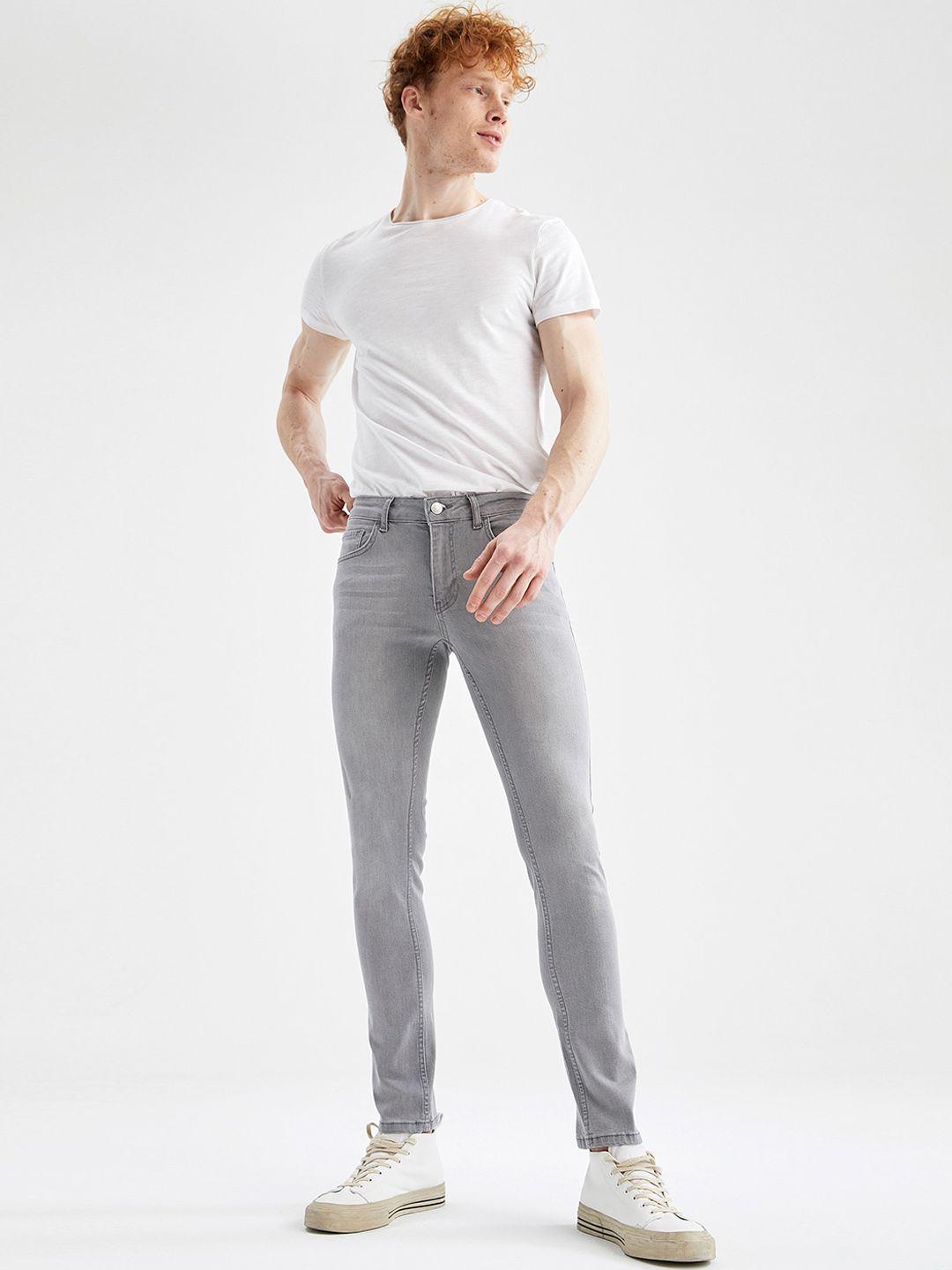 defacto men mid-rise clean look light fade  jeans