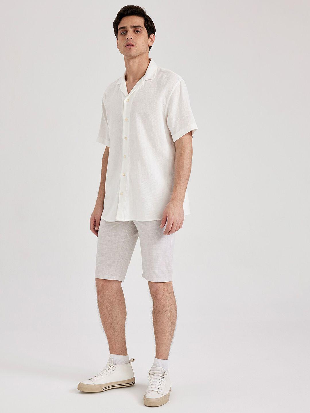 defacto men mid-rise pure cotton shorts