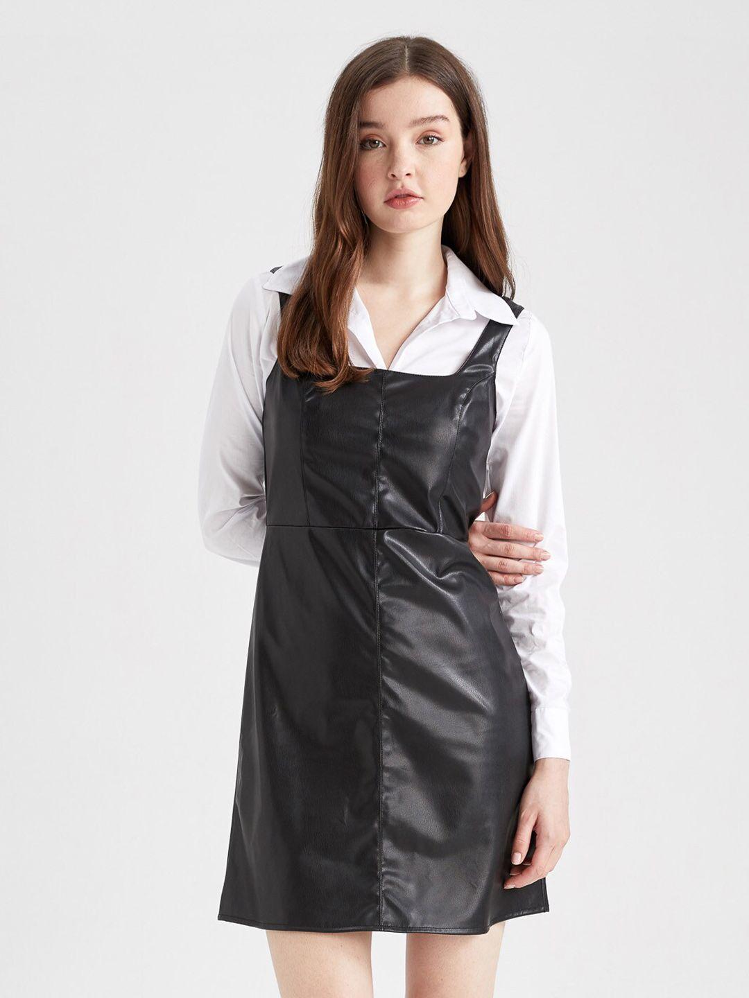 defacto women black solid pinafore dress