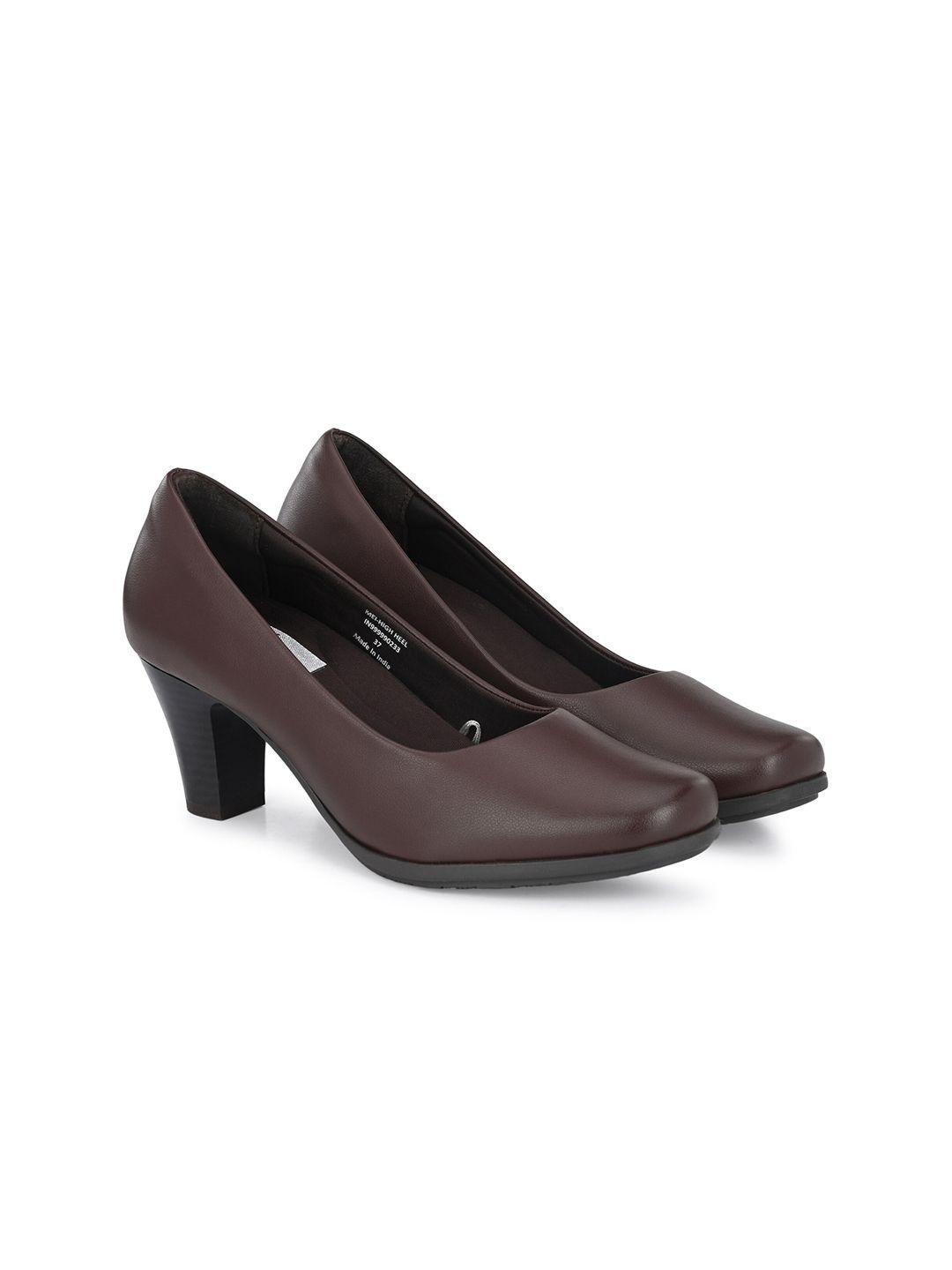 delize block closed back pumps