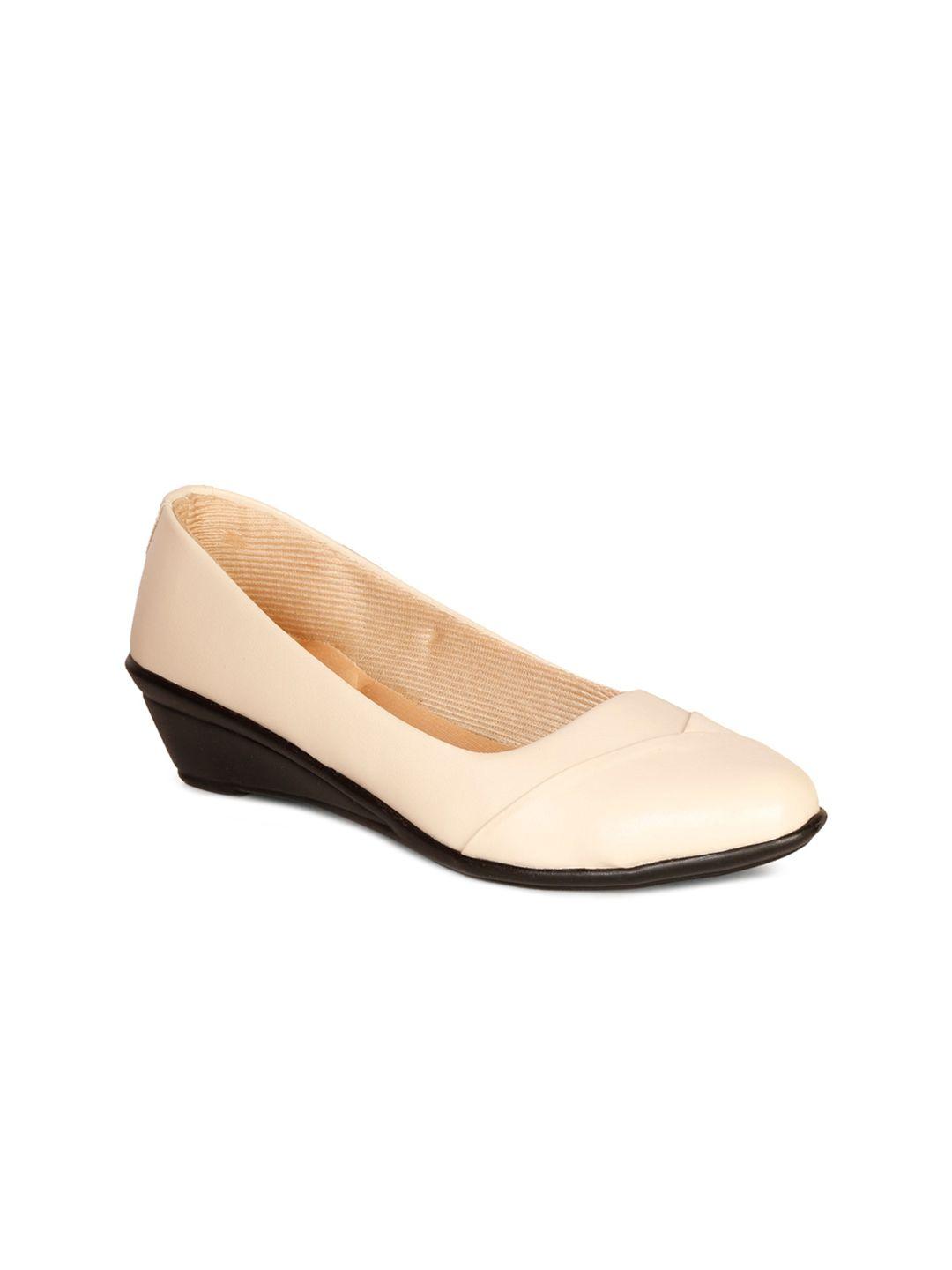 denill women cream-coloured colourblocked ballerinas flats