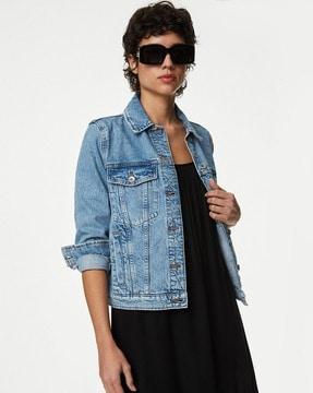 denim jacket with flap pockets