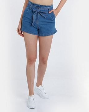 denim shorts with waist tie-up