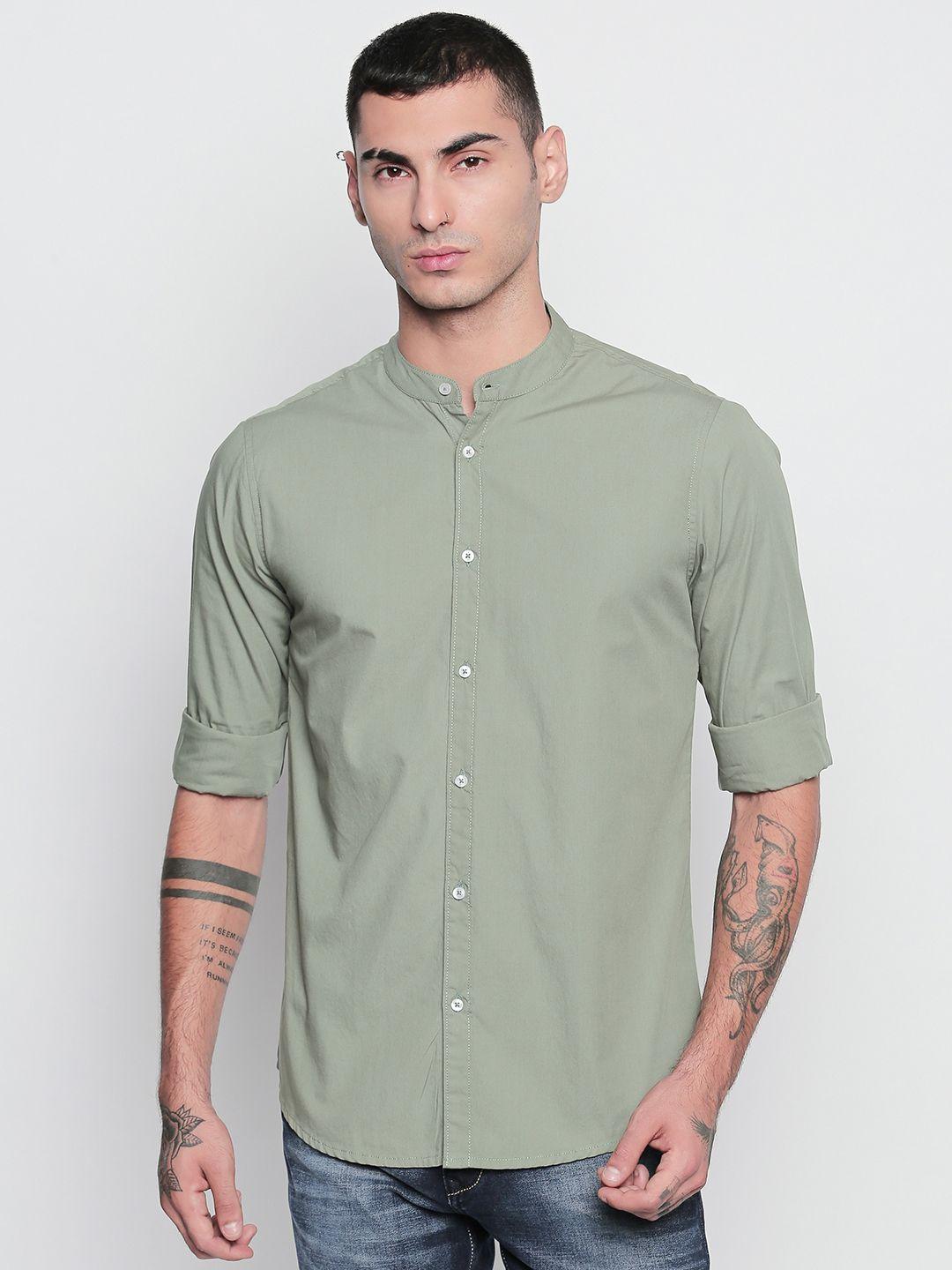 dennis lingo men green slim fit solid casual shirt