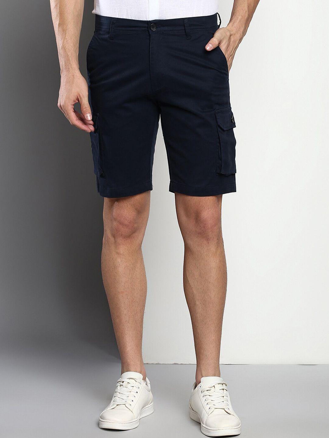 dennis lingo men slim fit mid-rise cargo shorts