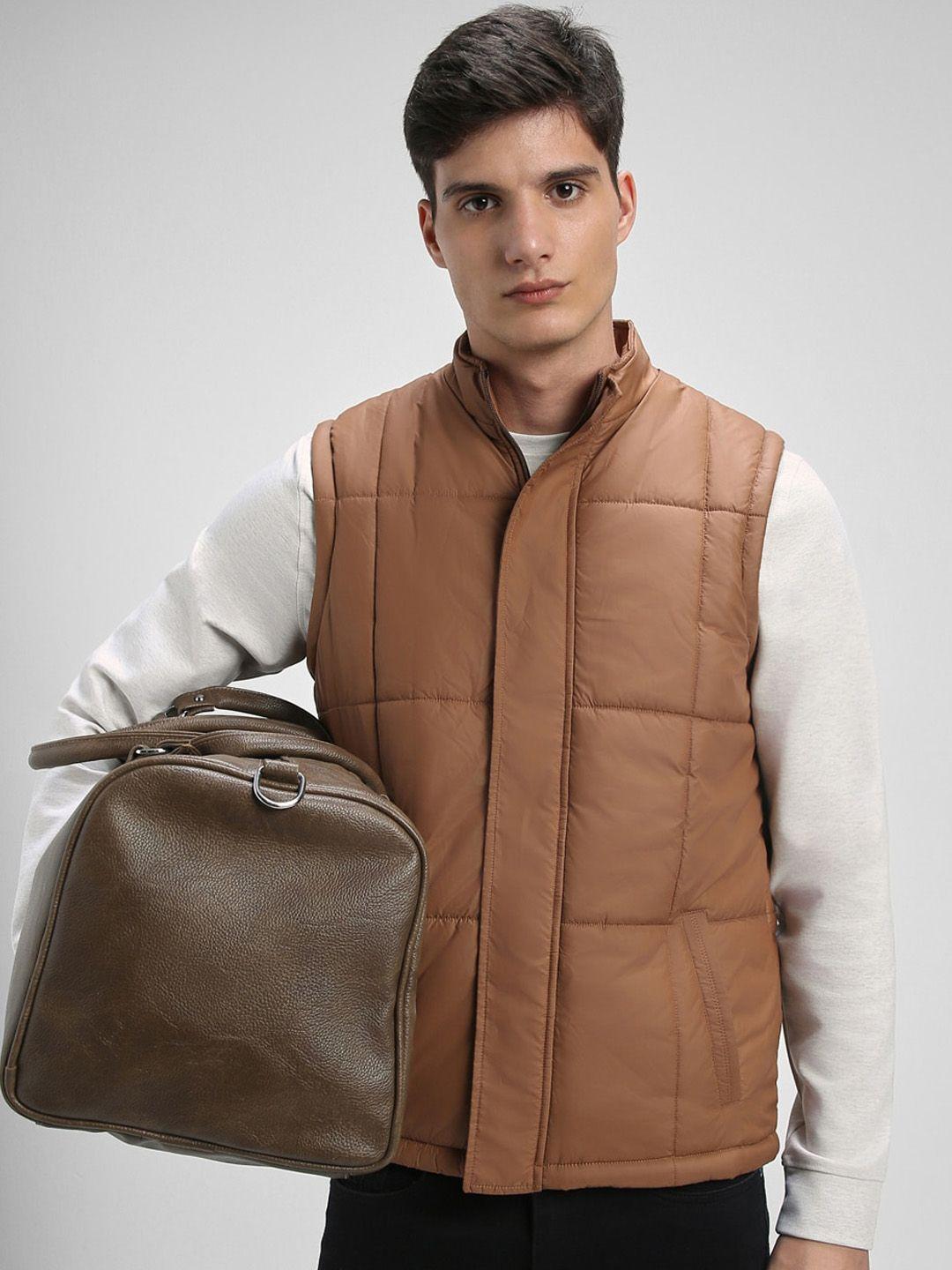 dennis lingo stand collar sleeveless padded jacket