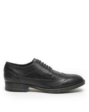 derby shoes with broguing