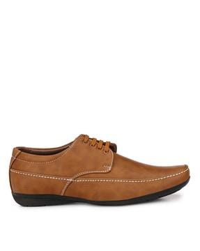 derbys with lace fastening