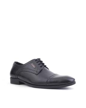 derbys with lace fastening