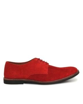 derbys with lace fastening