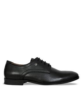 derbys with lace fastening