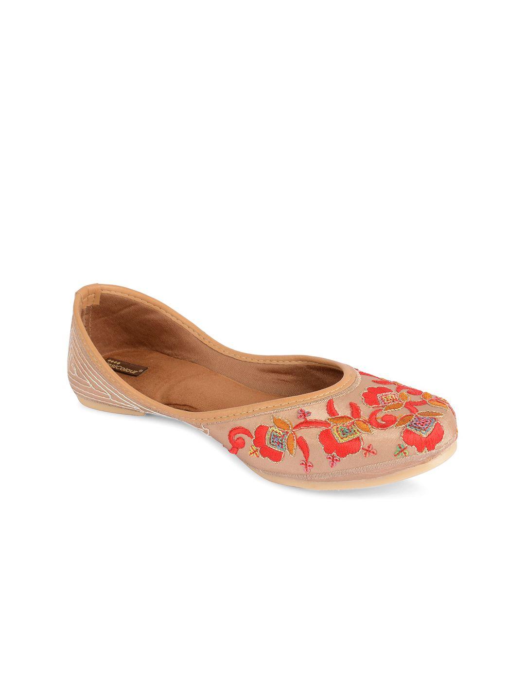 desi colour women ethnic mojaris with embroidered flats