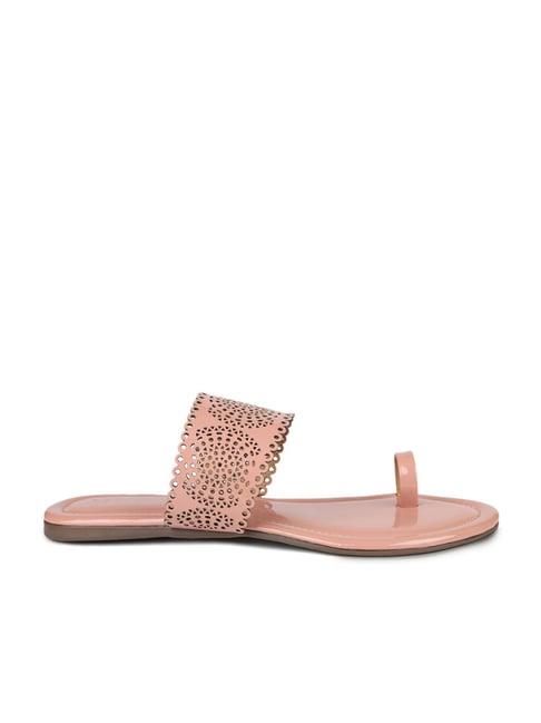 design crew women's peach pink toe ring sandals