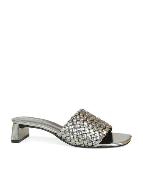 design crew women's pewter casual sandals