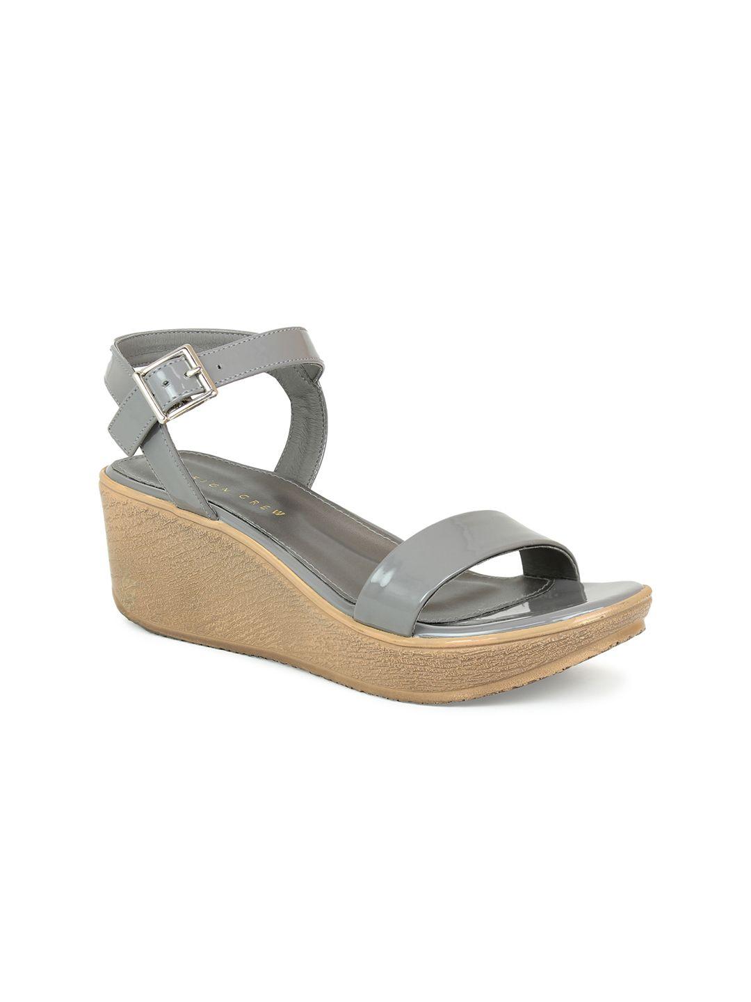 design crew women grey wedge heels