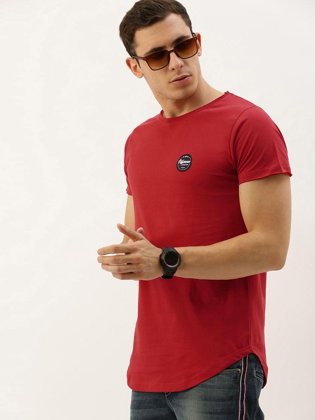difference of opinion men red solid round neck pure cotton t-shirt with applique detail