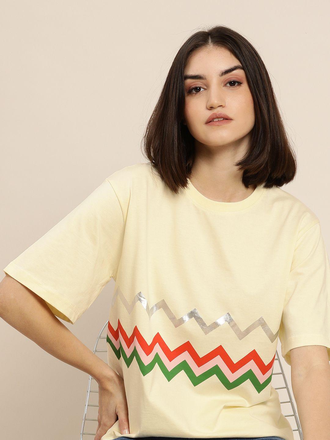 dillinger women cream-coloured printed cotton oversized pure cotton t-shirt