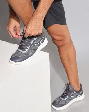 discovery lace-up running shoes