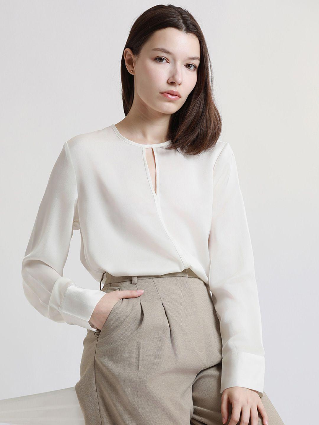 dl woman keyhole neck puff sleeve crepe top