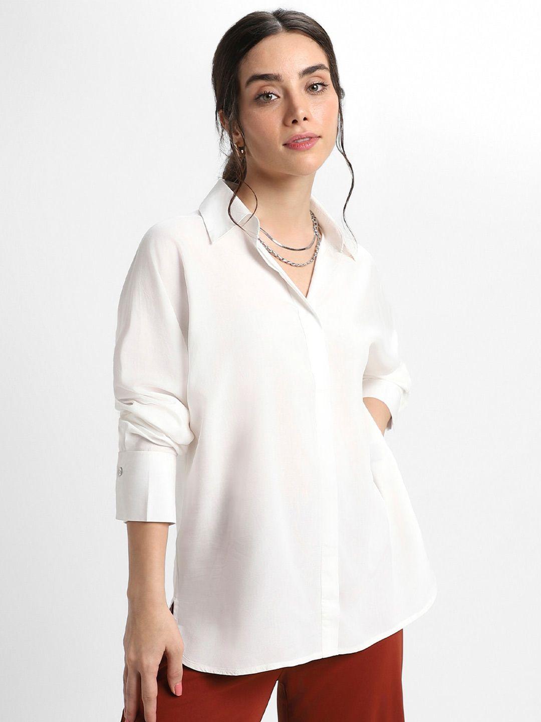 dl woman oversized spread collar casual shirt