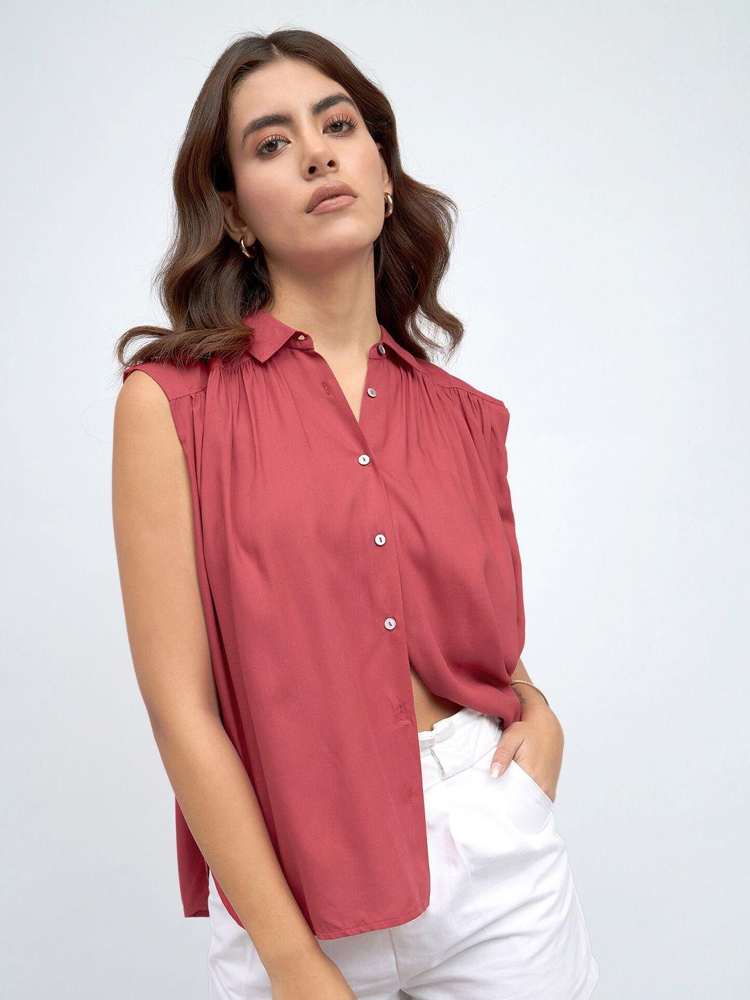 dl woman spread collar pleated relaxed fit casual shirt
