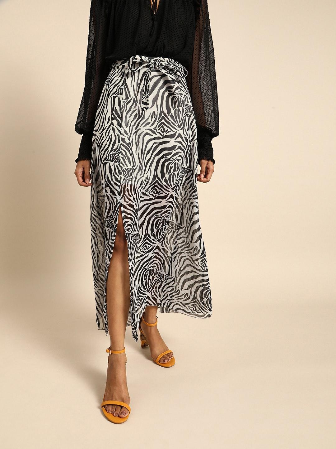 dodo & moa women black & off-white animal printed a-line skirt with front slit