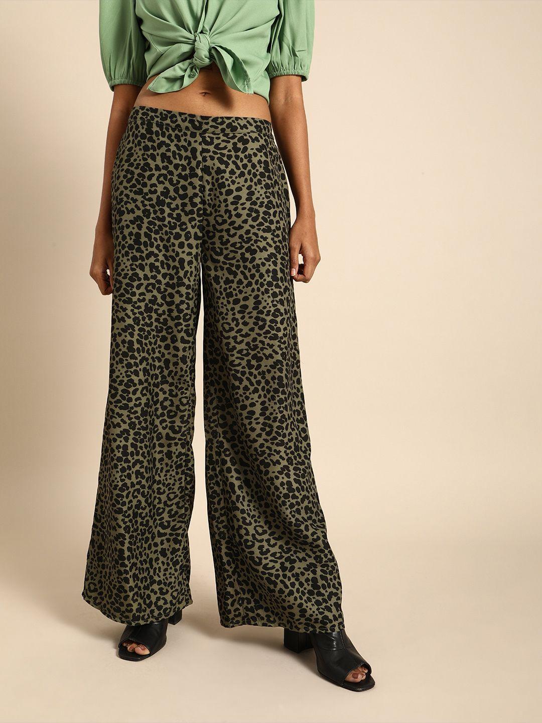 dodo & moa women green & black regular fit printed parallel trousers