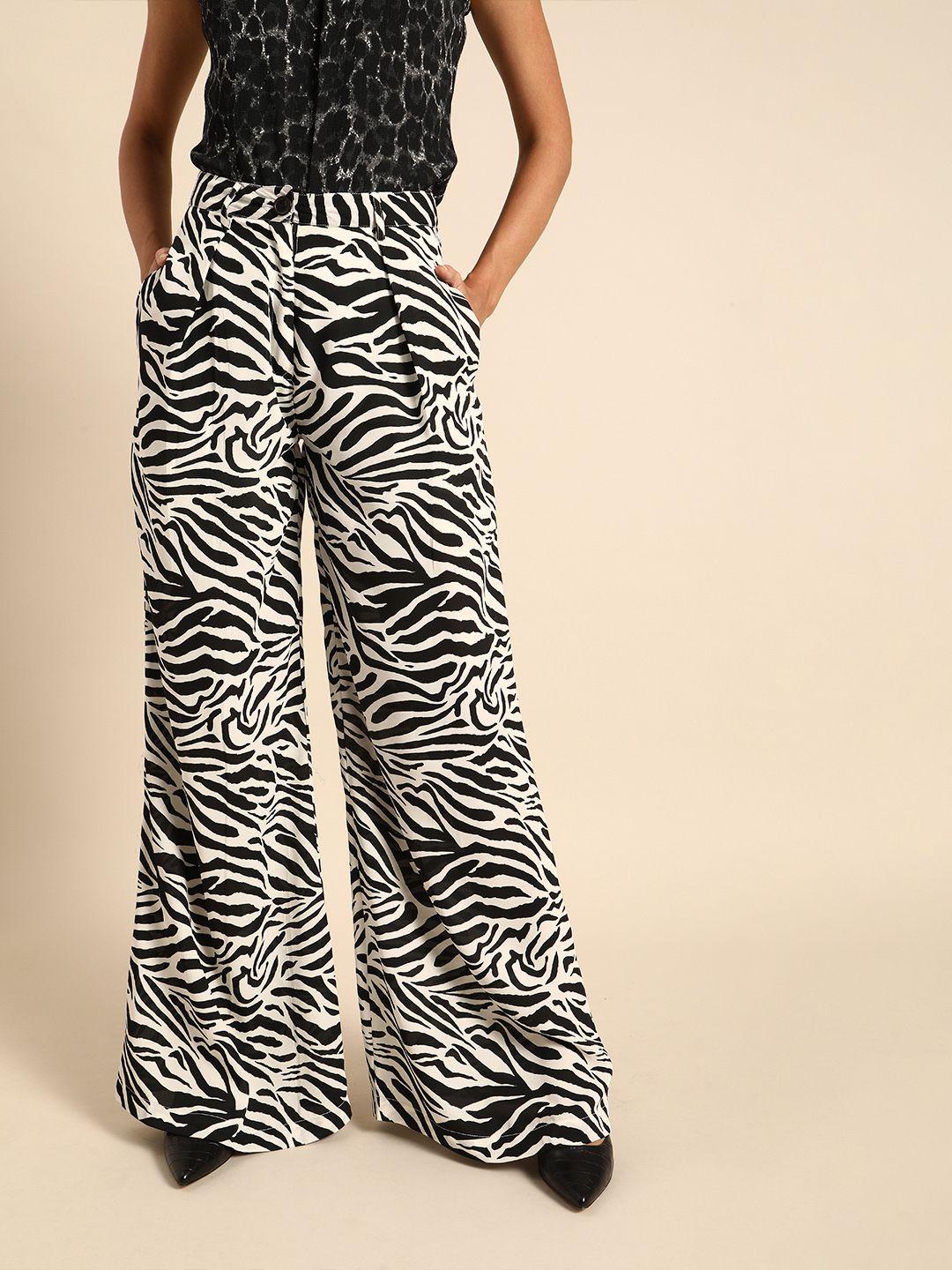 dodo & moa women white & black regular fit printed parallel trousers