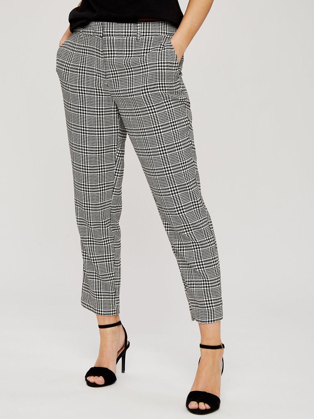 dorothy perkins petite women black & white regular fit houndstooth patterned trousers