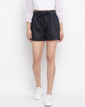 drawstring waist mid-rise shorts