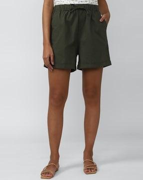 drawstring waist shorts with insert pockets