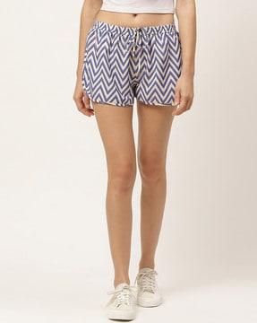 drawstring waistband shorts with geometric detail