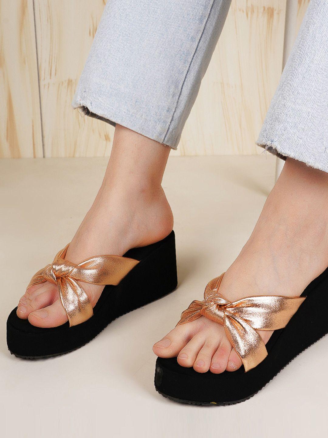 dressberry copper-toned & black knotted strap open toe flatform heels