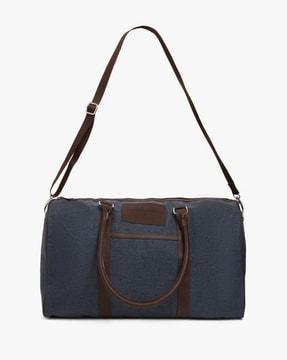 duffel bag with detachable strap