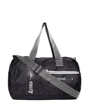 duffle bag with adjustable strap 
