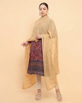 dupatta with floral pattern embroidery