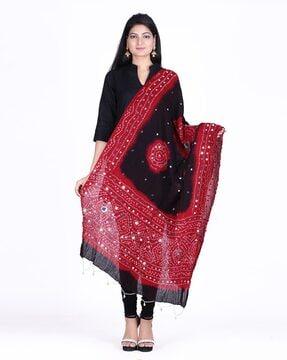 dupatta with mirror accent